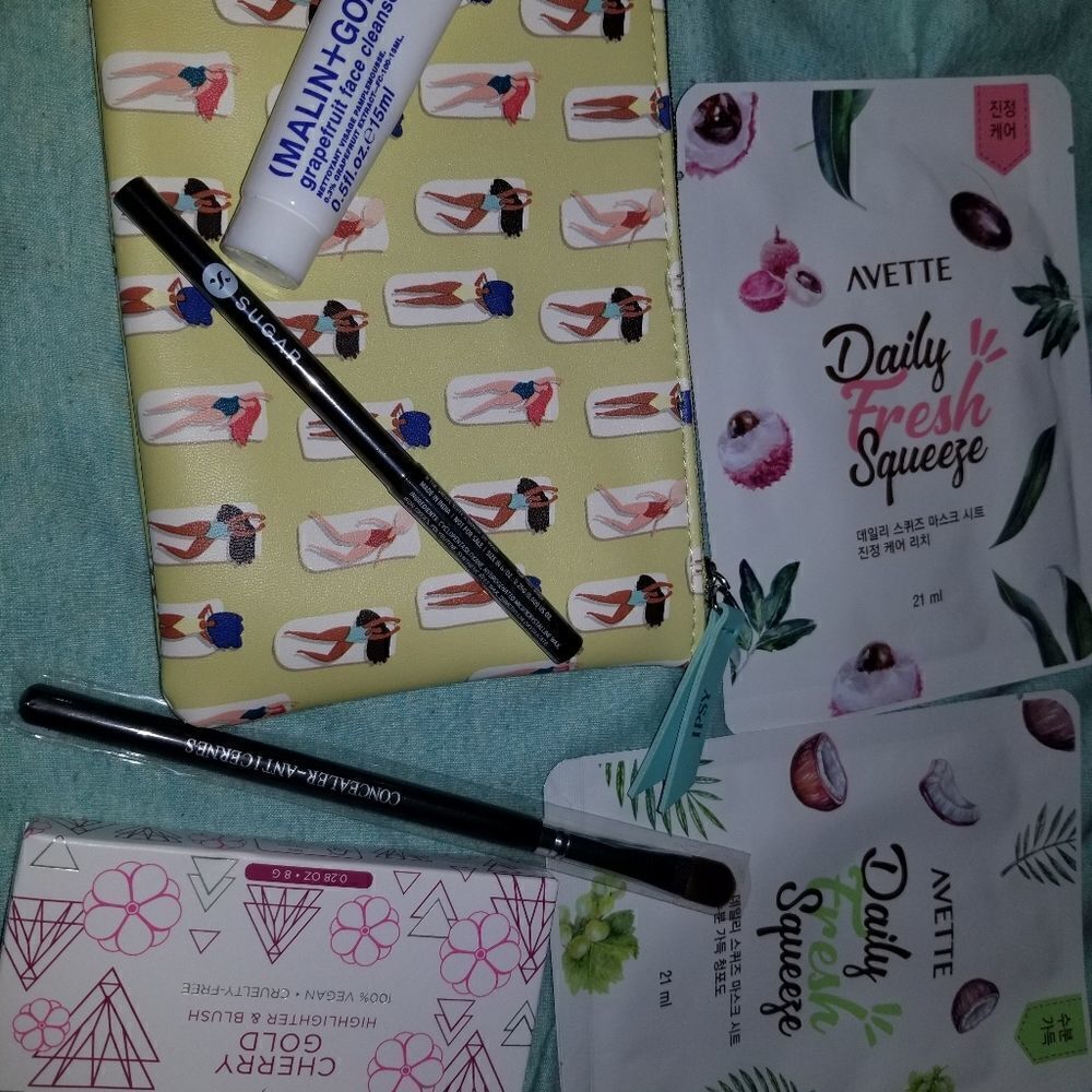 Ipsy randomized bundle - Picture 2 of 15